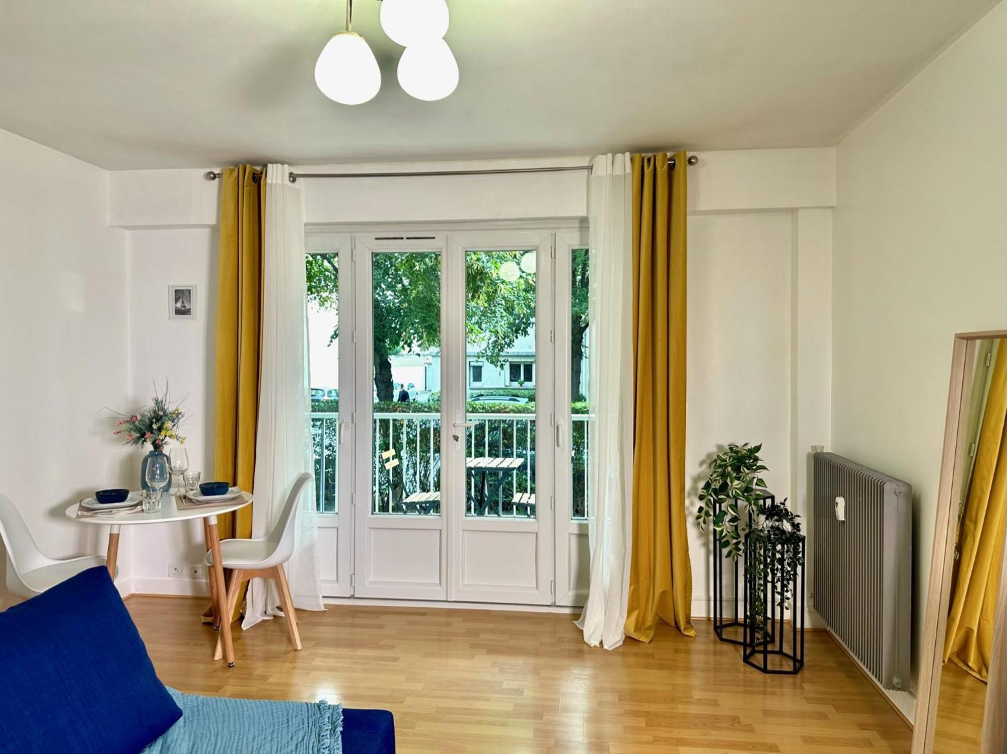 Appartement Le Bleu Soleil - A 2 Min Du Metro - 7 Min De Paris à Maisons-Alfort Extérieur photo